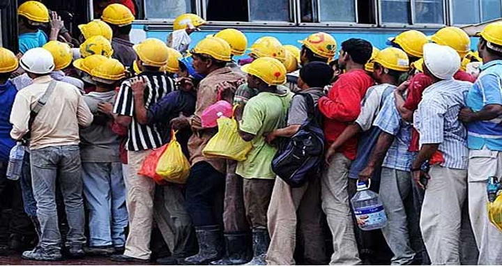 মালয়েশিয়ায় বাংলাদেশি কর্মীদের অবস্থা ‘ভয়াবহ’, যেসব পদক্ষেপ নেবে দেশটি