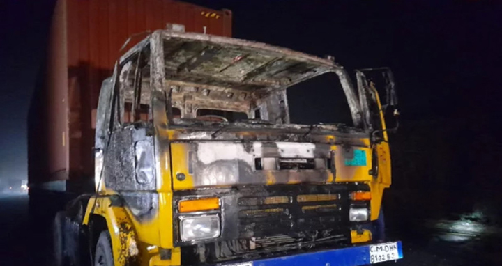 তফসিল ঘোষণার পর দেশের বিভিন্ন জেলায় যানবাহন ভাঙচুর, অগ্নিসংযোগ