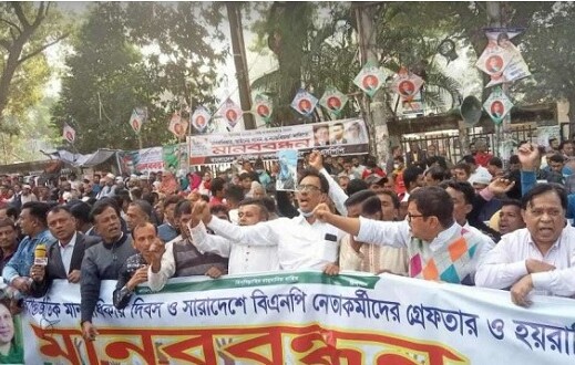 এই সরকারের পতন পর্যন্ত রাজপথে থাকব : সেলিমা রহমান