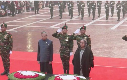 শহীদ বুদ্ধিজীবী স্মৃতিসৌধে রাষ্ট্রপতি ও প্রধানমন্ত্রীর শ্রদ্ধা