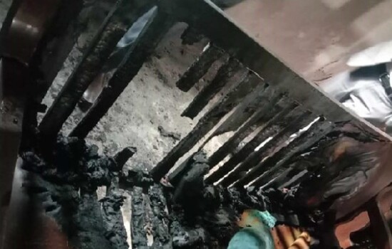 আদালতের এজলাসে পেট্রল ঢেলে অগ্নিসংযোগ!