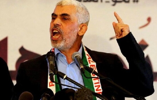 হামাস নেতার বাড়ি ঘিরে ফেলেছে ইসরায়েলের সেনারা