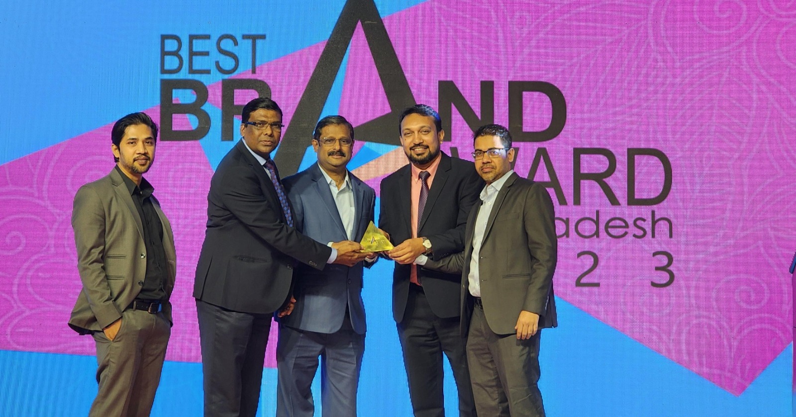 টানা ষষ্ঠবার “বেস্ট ব্র্যান্ড অ্যাওয়ার্ড” স্বীকৃতি পেলো বসুন্ধরা টিস্যু
