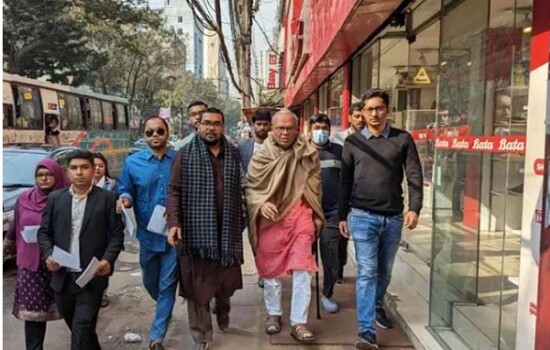 অসহযোগ আন্দোলনের পক্ষে রাজধানীতে বিএনপির লিফলেট বিতরণ