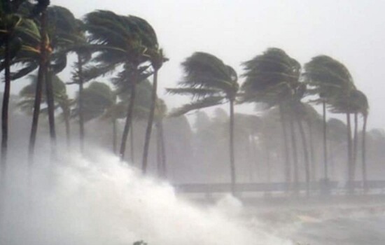 সকাল ৯টার মধ্যে ১৮ জেলায় তীব্র ঝড়ের আশঙ্কা