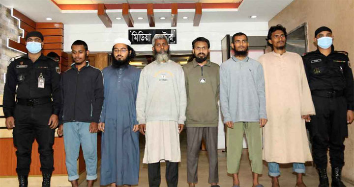 সংগঠনকে সক্রিয় করতে পার্শ্ববর্তী দেশে প্রশিক্ষণ নিচ্ছে জঙ্গিরা : র‌্যাব