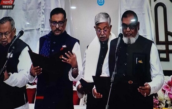 শপথ নিলেন নতুন মন্ত্রিসভার সদস্যরা