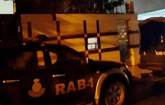 জুরাইনে একটি বাড়ি ঘিরে রেখেছে র‌্যাব