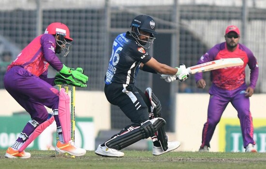 বাবর-ওমরজাই দাপটে রংপুরের জয়