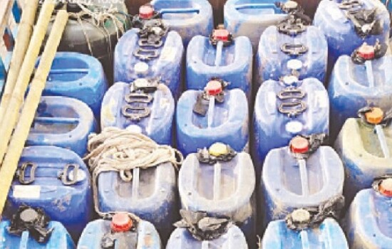 কক্সবাজার দিয়ে চলছে মিয়ানমারে তেল পাচার