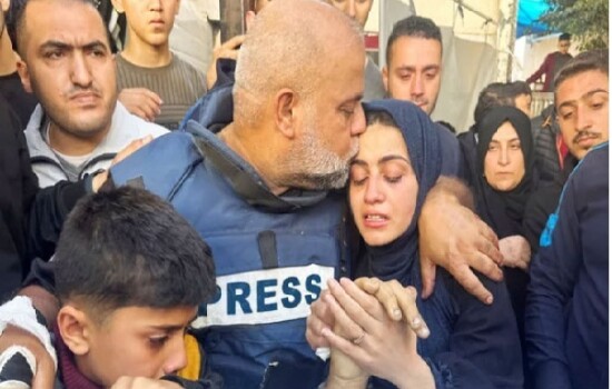 ইসরাইলি হামলায় আরেক ছেলে হারালেন আলজাজিরার ব্যুরোপ্রধান