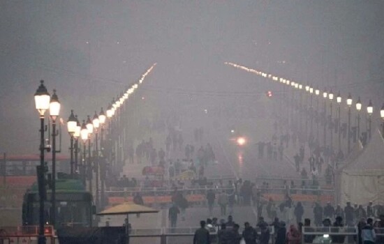 দিল্লিতে তাপমাত্রা নামল তিনের ঘরে, রেড অ্যালার্ট জারি