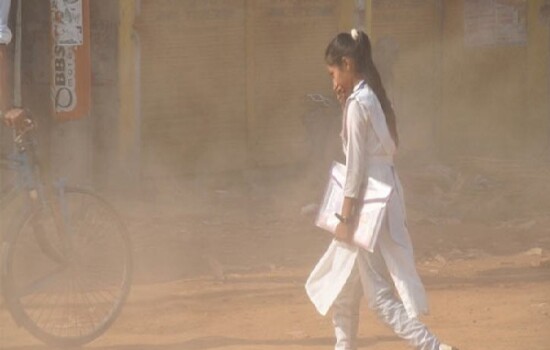 ‘খুব অস্বাস্থ্যকর’ মান নিয়ে বায়ুদূষণে শীর্ষে ঢাকা