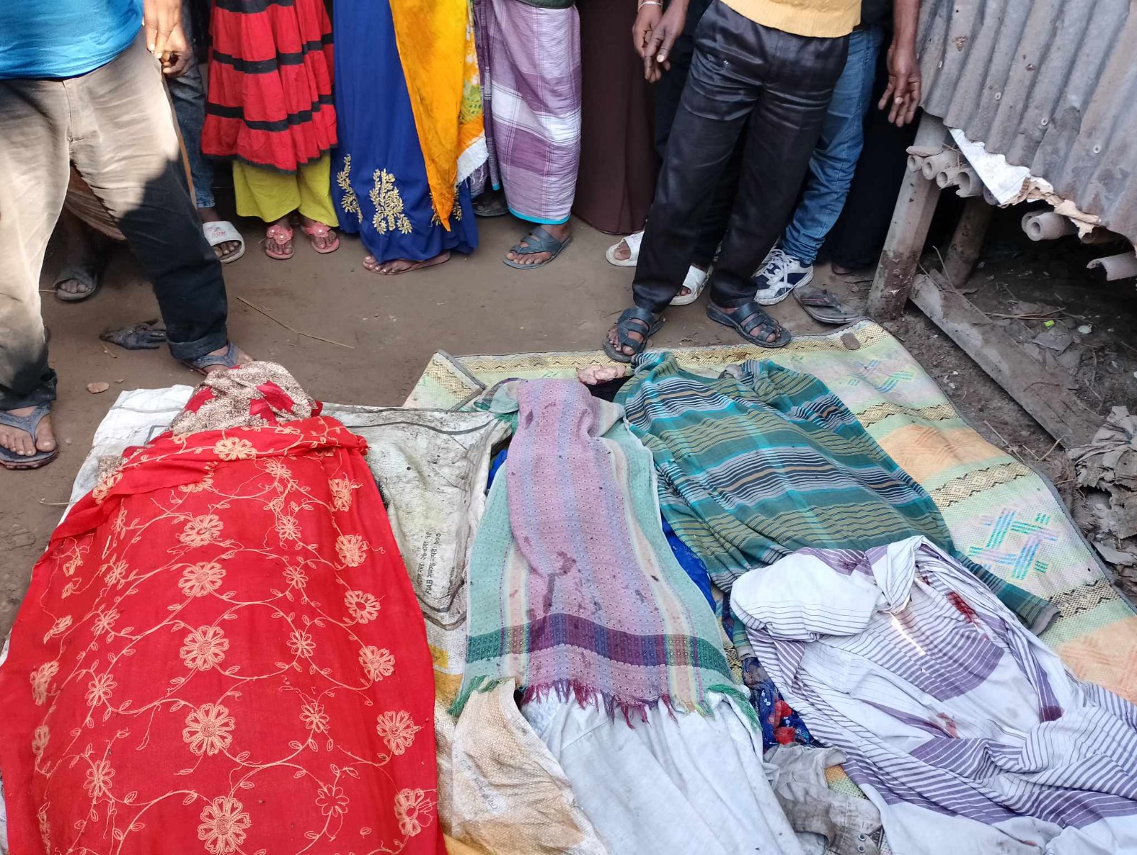 ঠাকুরগাঁওয়ে বয়লার বিস্ফোরণে একই পরিবারের ৩ জন নিহত