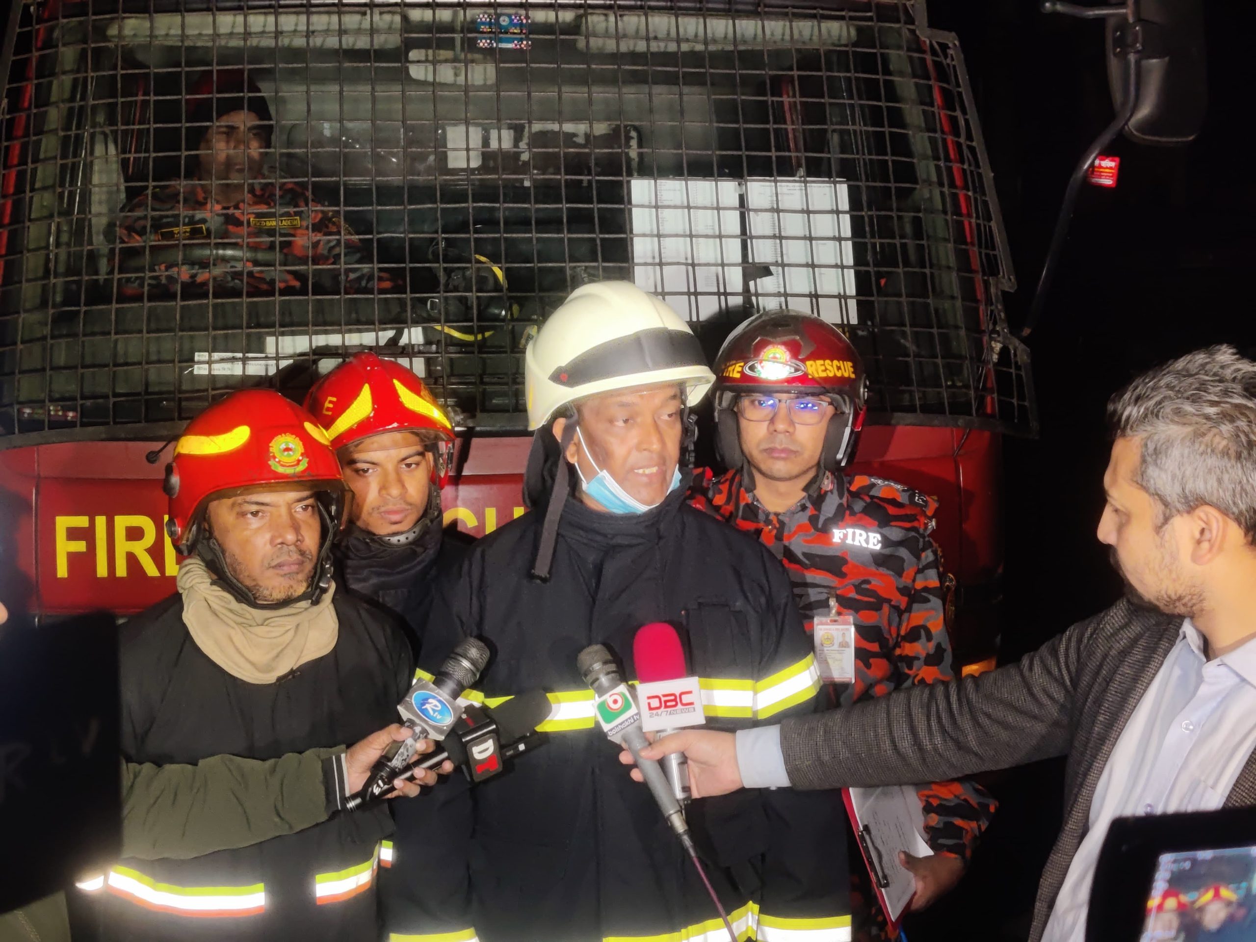 রাজধানীর নবাবপুরে আগুন