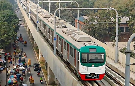 গণপরিবহন ব্যবস্থা পাল্টে দিচ্ছে মেট্রোরেল
