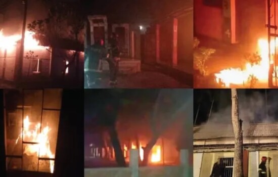 ১৪ জেলায় ২১ ভোটকেন্দ্রে অগ্নিসংযোগ