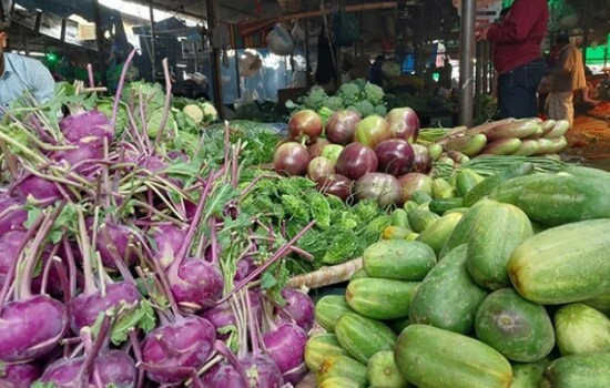 নিত্যপণ্যের দাম আরও বেড়েছে, অস্বস্তিতে ক্রেতারা