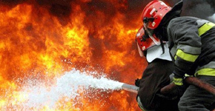 রাজধানীর বসুন্ধরা আবাসিক এলাকার আগুন নিয়ন্ত্রণে