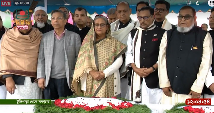 বঙ্গবন্ধুর সমাধিতে মন্ত্রিসভার সদস্যদের নিয়ে প্রধানমন্ত্রীর শ্রদ্ধা