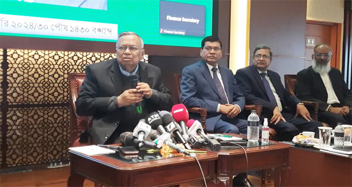 রাতারাতি সব সংকট দূর করা সম্ভব নয় : অর্থমন্ত্রী