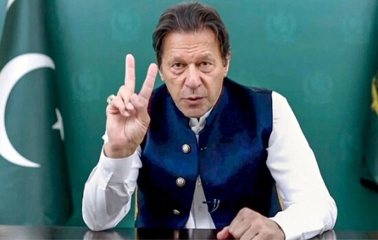 নির্বাচনে নিরঙ্কুশ জয় দাবি ইমরানের, জাতির নজিরবিহীন ‘পাল্টা