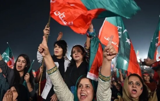 মাঠ ছাড়েনি পিটিআই, আসছে নতুন কৌশল