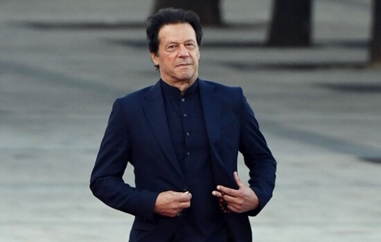 যে পথে হাঁটলে ক্ষমতায় আসতে পারেন ইমরান