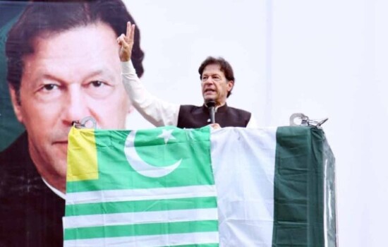 নির্বাচনের দু’দিন পরই ১৪ মামলায় ইমরান খানের জামিন