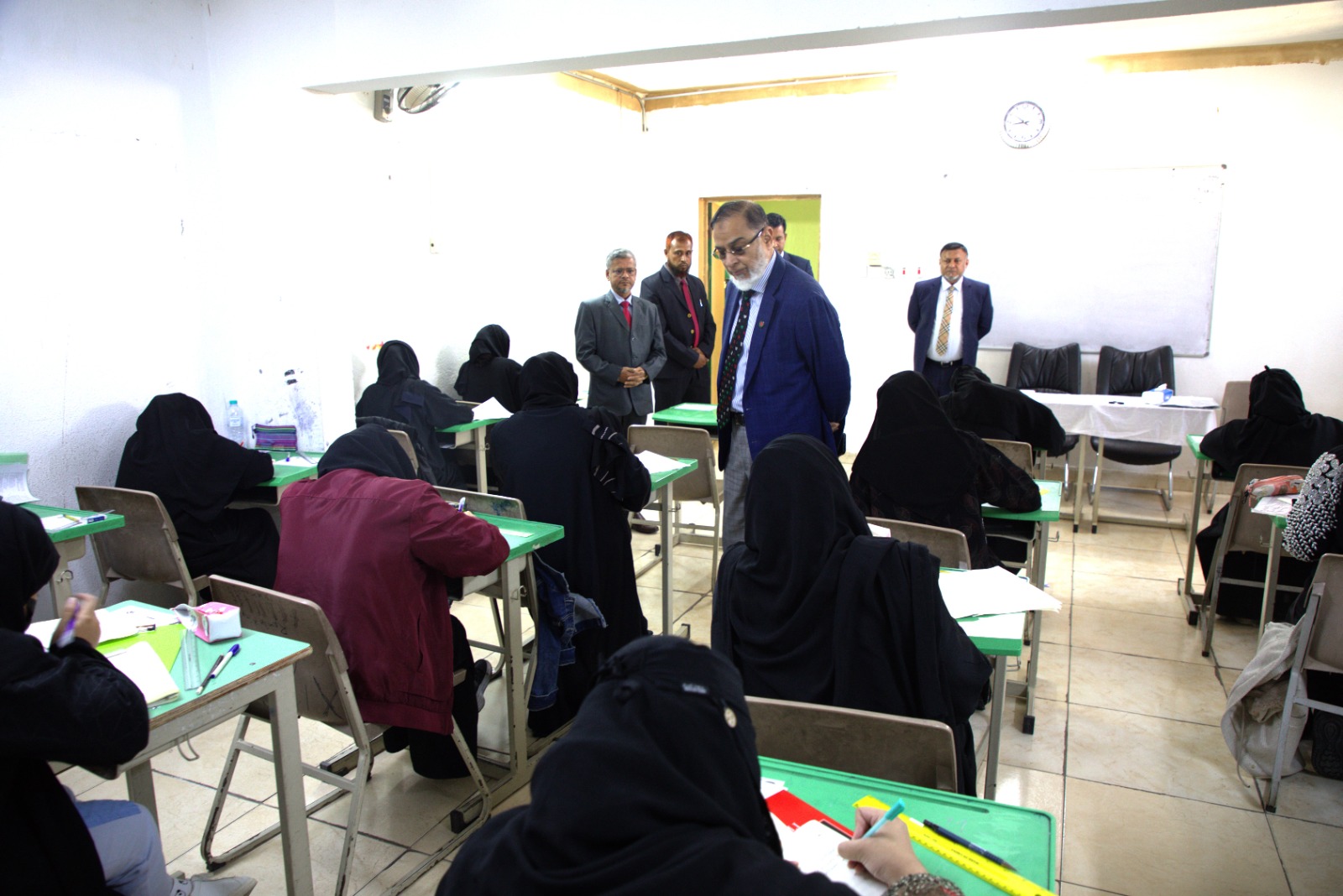 রিয়াদে এসএসসি পরীক্ষার কেন্দ্র পরিদর্শনে রাষ্ট্রদূত