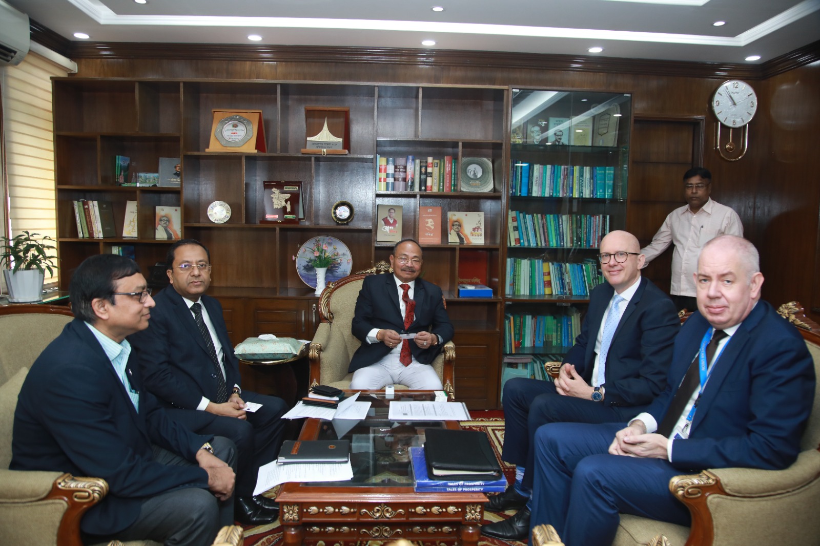 ঢাকাস্থ ইউরোপিয়ান ইউনিয়ন দূতাবাসের বাংলাদেশে নিযুক্ত রাষ্ট্রদূত পার্বত্য প্রতিমন্ত্রীর সাথে সৌজন্য সাক্ষাৎ