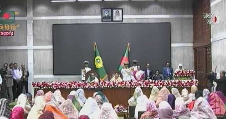 শপথ নিলেন সংরক্ষিত আসনের ৫০ নারী এমপি