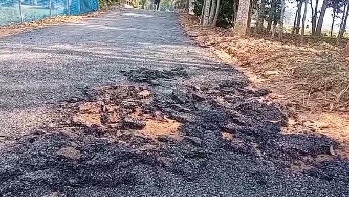 মৌলভীবাজারের জুড়ীতে চাঁদা না দেওয়ার ফলে তুলে ফেলা হলো সড়কের কার্পেটিং