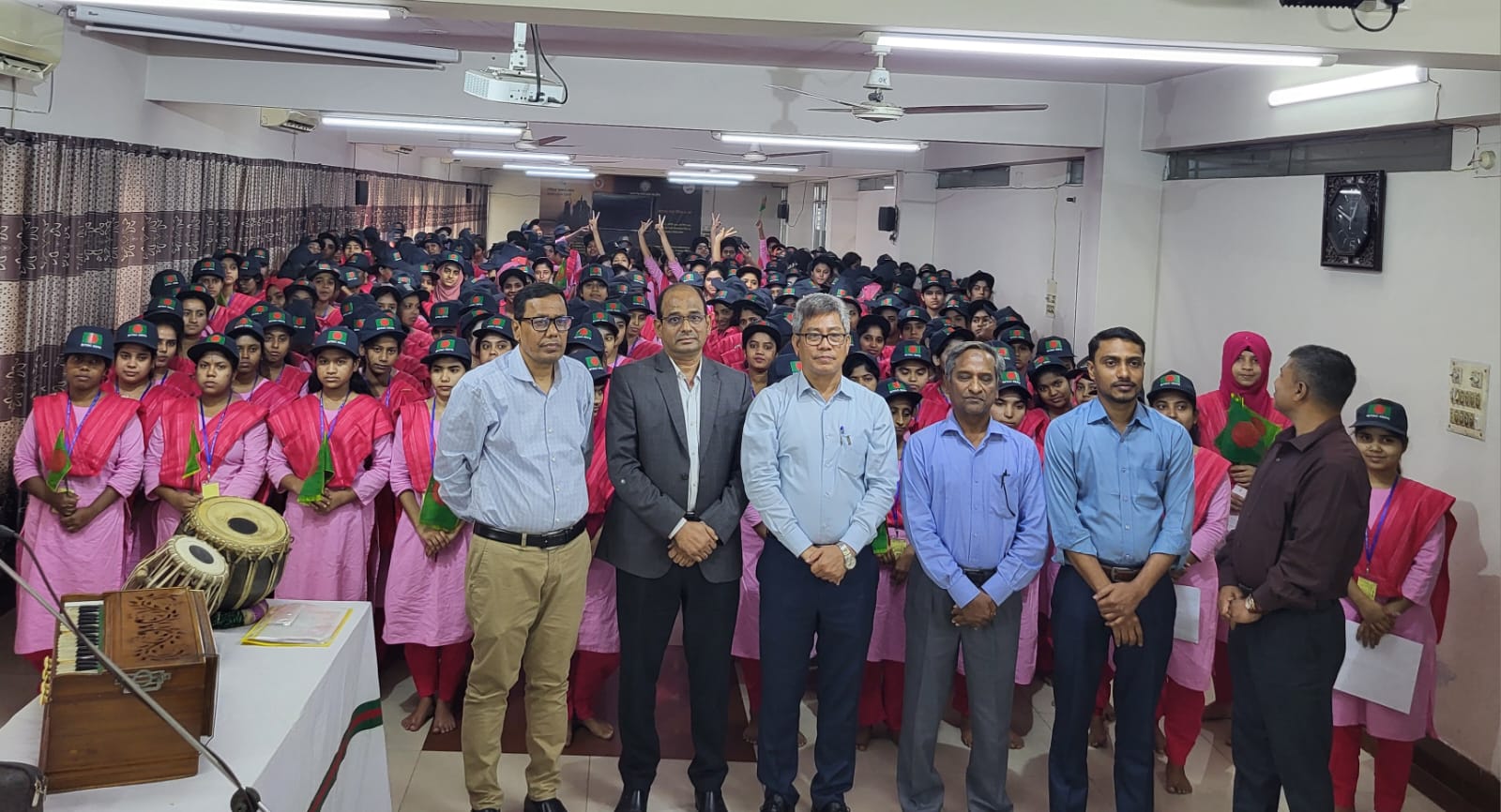 বিটাক কর্তৃক প্রশিক্ষণার্থীদের মাঝে সনদপত্র বিতরণ ও নিয়োগপত্র প্রদান অনুষ্ঠিত