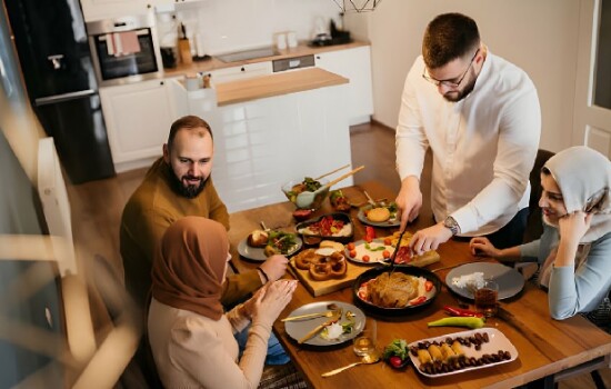রমজানে নারীদের ঘরের কাজে সাহায্য করলে রয়েছে সওয়াবের বিধান
