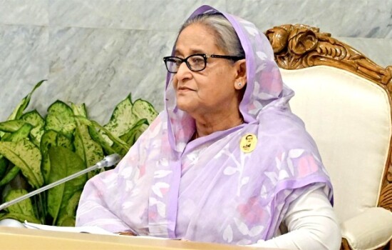 ইফতার পার্টি না করে মানুষের পাশে দাঁড়ানোর আহ্বান প্রধানমন্ত্রীর