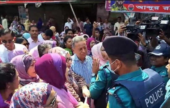 পুলিশি বাধায় পণ্ড বিএনপির নারী দিবসের র‌্যালি