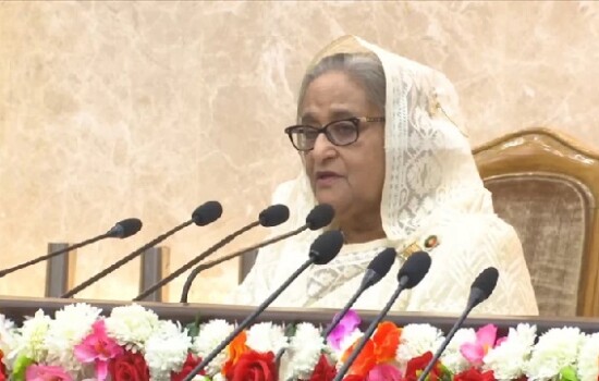 মজুতদারদের ঠেকাতে ডিসিদের আহ্বান প্রধানমন্ত্রীর