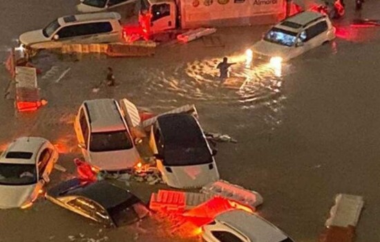 আরব আমিরাতে ভয়াবহ বন্যা, ঢাকামুখী ৯ ফ্লাইট স্থগিত