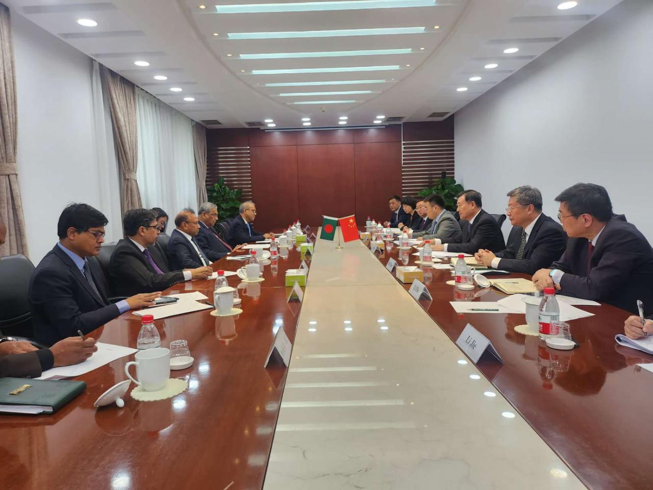 চীন সফরে স্থানীয় সরকার মন্ত্রীর সাথে চীনের মন্ত্রীর দ্বিপাক্ষিক বৈঠক অনুষ্ঠিত