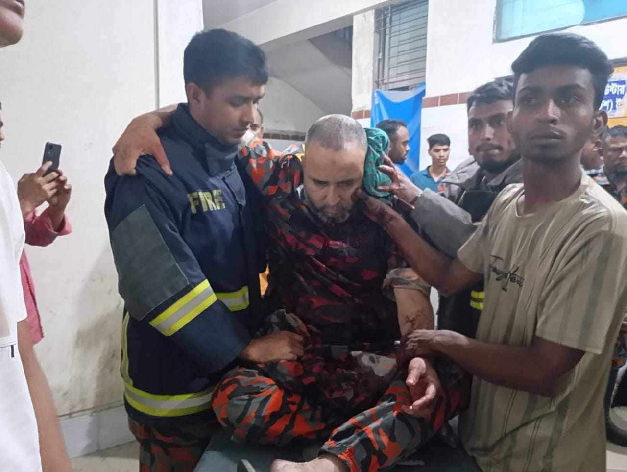 ফায়ার সার্ভিসের গাড়ি ভাঙচুর ও কর্মীদের মারধরের ঘটনায় মামলা