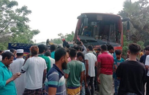 ফরিদপুরে বাস-পিকআপ সংঘর্ষে নিহত ১২