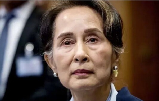 কারাগার থেকে গৃহবন্দী অং সান সু চি