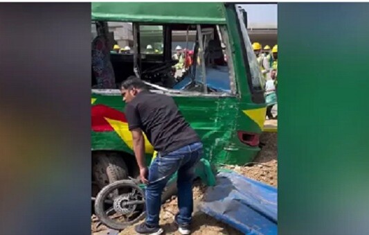 বাউন্ডারি ভেঙে বিমানবন্দরের থার্ড টার্মিনালে ঢুকে গেল বাস, প্রকৌশলী নিহত