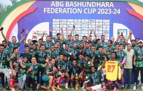 ফেডারেশন কাপ জিতে ‘ট্রেবলের’ আনন্দ বসুন্ধরা কিংসের