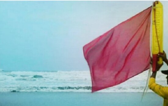 ১০ নম্বর মহাবিপৎসংকেত জারি