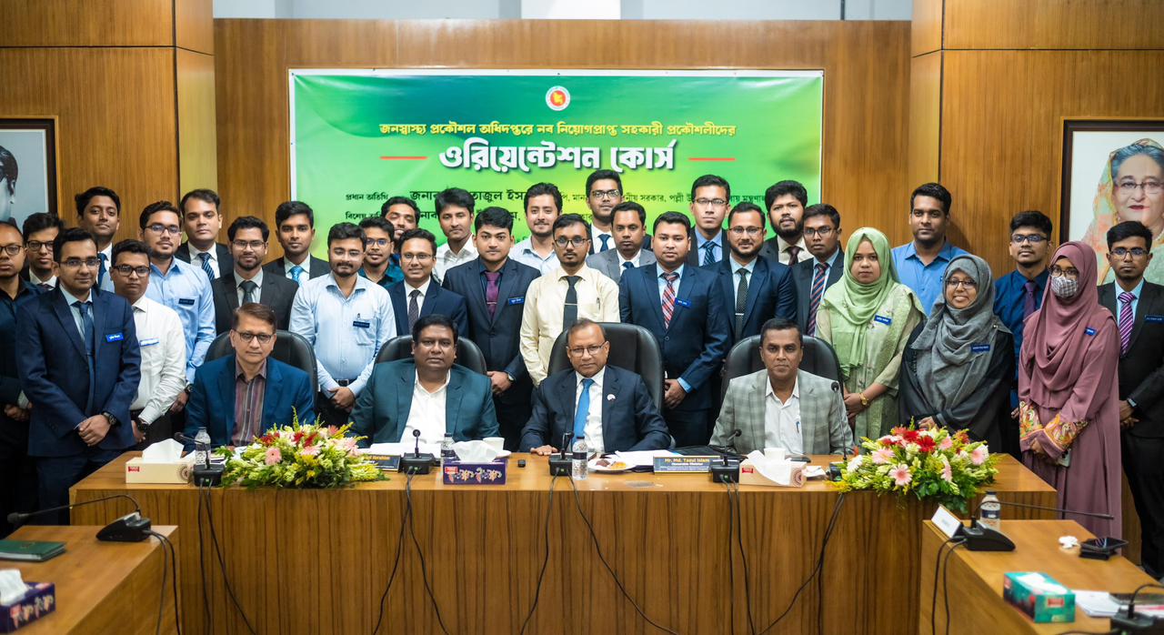 দেশপ্রেমে উদ্বুদ্ধ হয়ে নিবিড়ভাবে কাজ করতে হবে – স্থানীয় সরকার মন্ত্রী