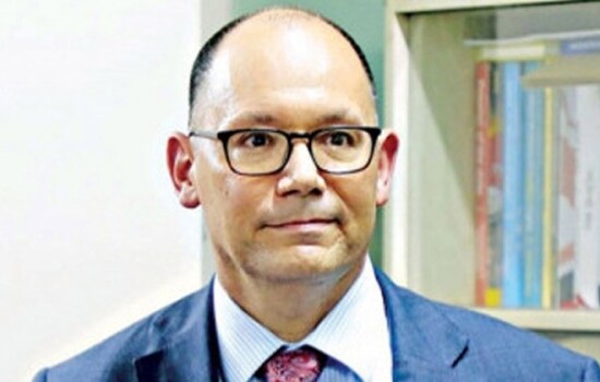 পিটার হাস হঠাৎ বাংলাদেশ ব্যাংকে