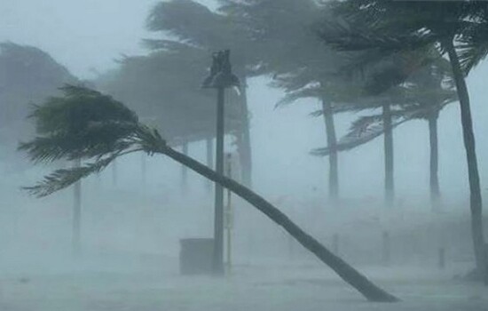 দুপুরের মধ্যে যেসব অঞ্চলে ৬০ কিমি বেগে ঝড় হতে পারে