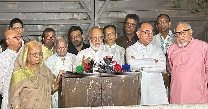 ঈদের শুভেচ্ছা জানাতে খালেদা জিয়ার বাসভবনে বিএনপির শীর্ষ নেতারা